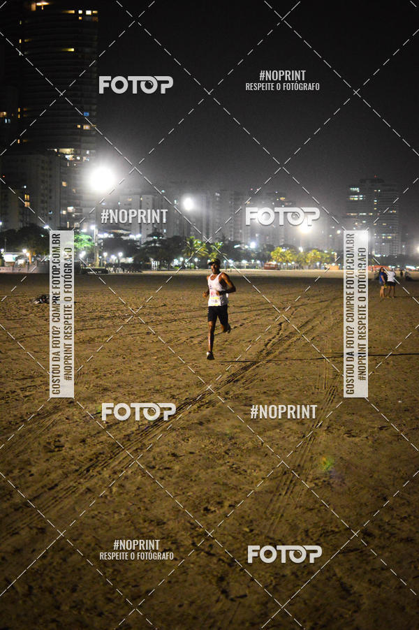 Buy your photos of the eventJovem Pan Night Run Santos on Fotop