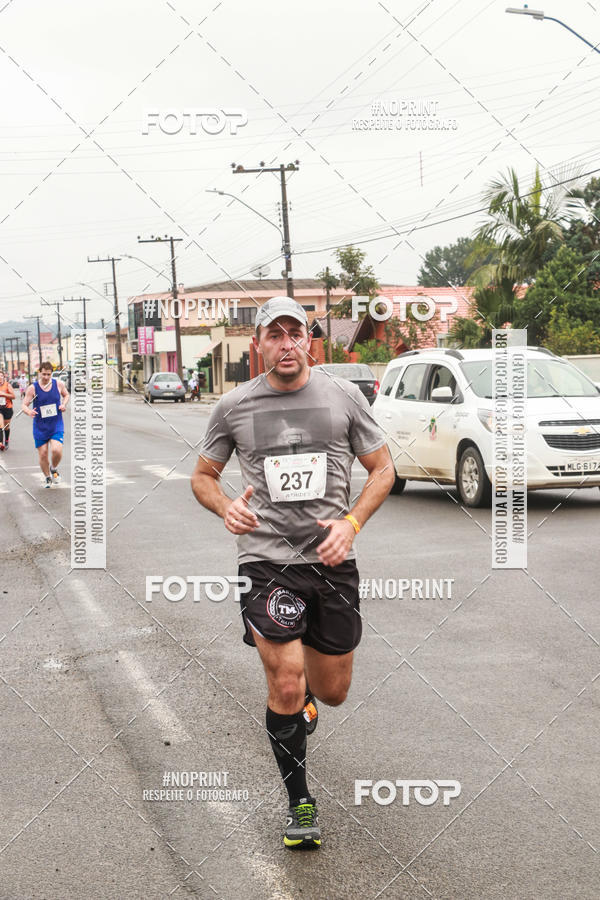 Achetez vos photos de l'vnementCorrida Rstica do Dia do Trabalhador sur Fotop