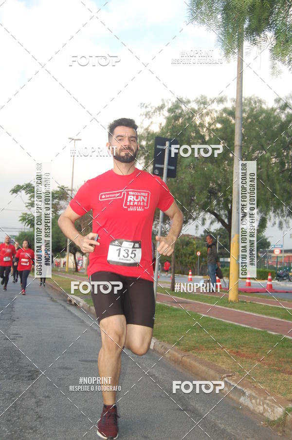 Buy your photos of the eventSantander Track&Field Run Series - Cidade Center Norte on Fotop
