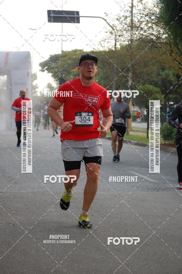 Buy your photos of the eventSantander Track&Field Run Series - Cidade Center Norte on Fotop