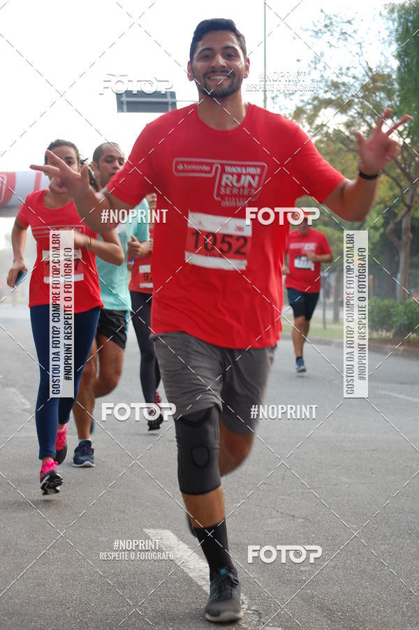 Buy your photos of the eventSantander Track&Field Run Series - Cidade Center Norte on Fotop