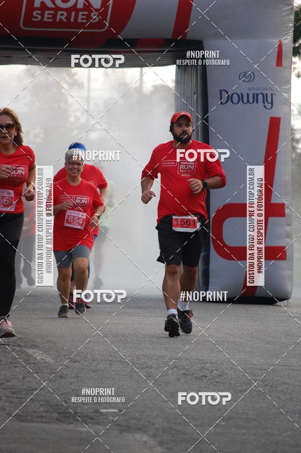 Compra tus fotos del eventoSantander Track&Field Run Series - Cidade Center Norte En Fotop