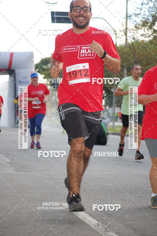Compra tus fotos del eventoSantander Track&Field Run Series - Cidade Center Norte En Fotop