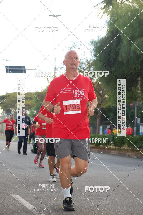 Compra tus fotos del eventoSantander Track&Field Run Series - Cidade Center Norte En Fotop