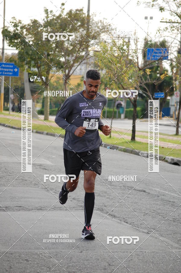 Compre as suas fotos do eventoSantander Track&Field Run Series - Cidade Center Norte no Fotop
