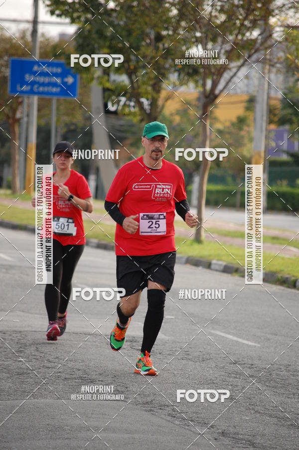 Compre as suas fotos do eventoSantander Track&Field Run Series - Cidade Center Norte no Fotop