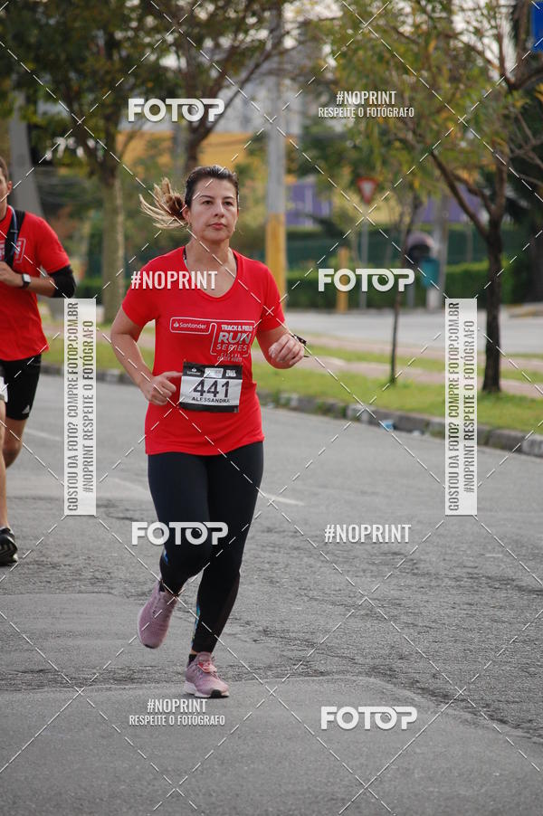 Compre as suas fotos do eventoSantander Track&Field Run Series - Cidade Center Norte no Fotop