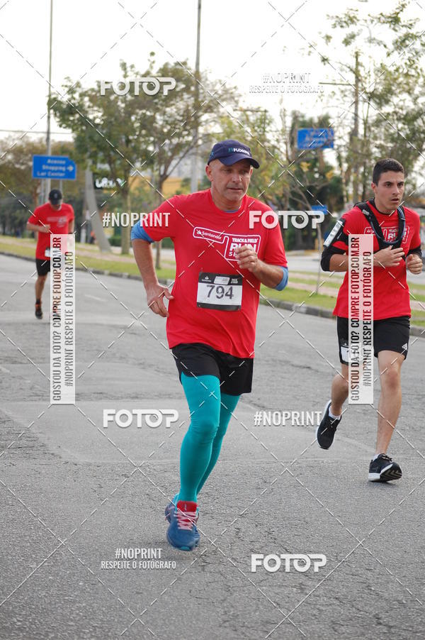 Compre as suas fotos do eventoSantander Track&Field Run Series - Cidade Center Norte no Fotop