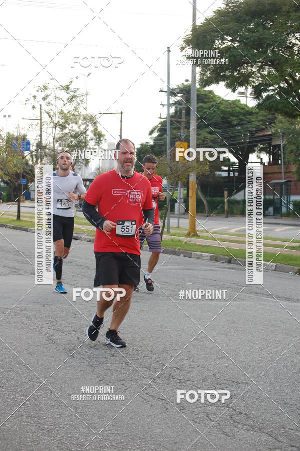 Compre as suas fotos do eventoSantander Track&Field Run Series - Cidade Center Norte no Fotop