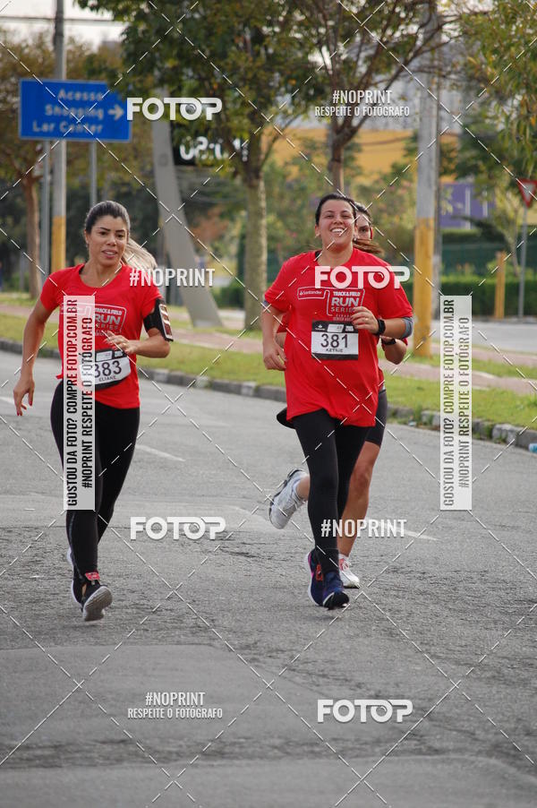 Compre suas fotos do eventoSantander Track&Field Run Series - Cidade Center Norte no Fotop