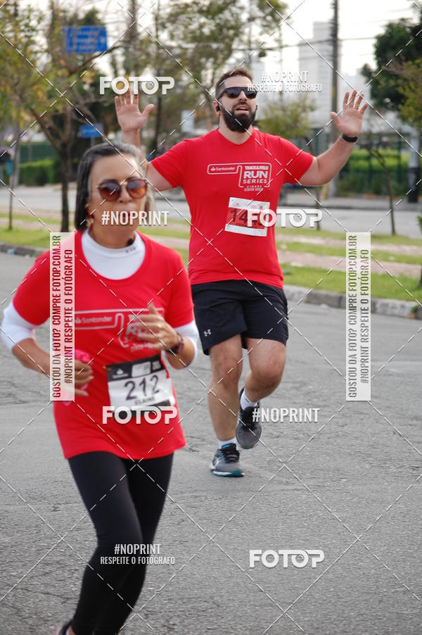Compre suas fotos do eventoSantander Track&Field Run Series - Cidade Center Norte no Fotop