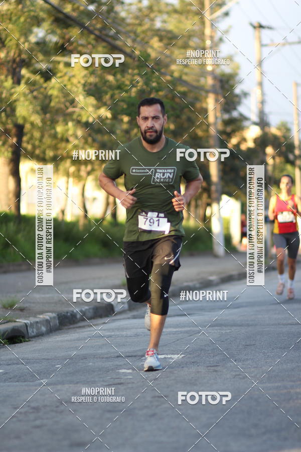Buy your photos of the eventSantander Track&Field Run Series - Cidade Center Norte on Fotop