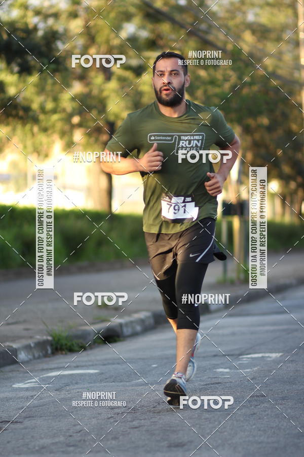 Buy your photos of the eventSantander Track&Field Run Series - Cidade Center Norte on Fotop