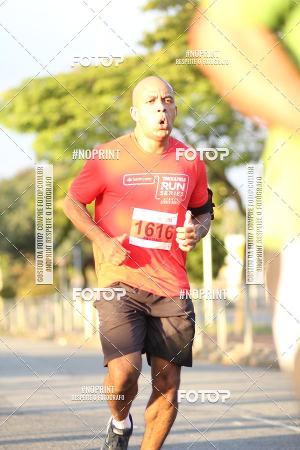Buy your photos of the eventSantander Track&Field Run Series - Cidade Center Norte on Fotop
