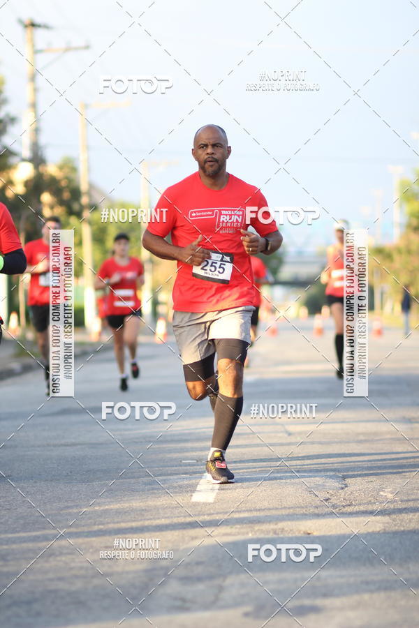 Buy your photos of the eventSantander Track&Field Run Series - Cidade Center Norte on Fotop