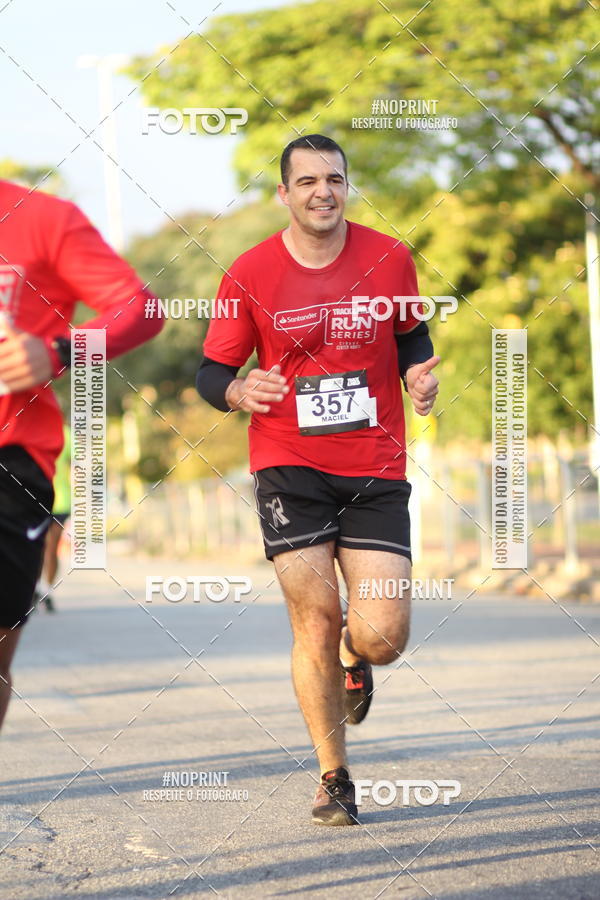 Buy your photos of the eventSantander Track&Field Run Series - Cidade Center Norte on Fotop