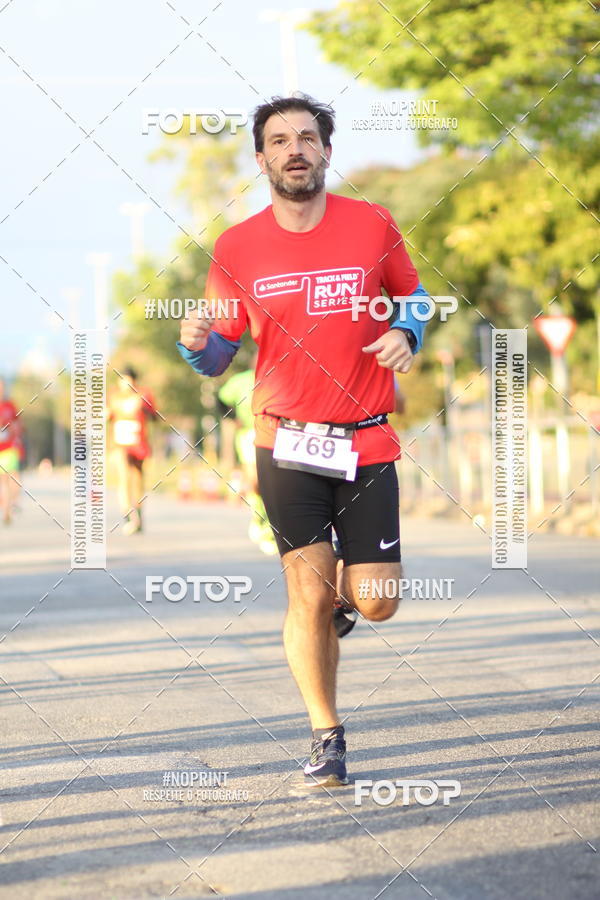Buy your photos of the eventSantander Track&Field Run Series - Cidade Center Norte on Fotop