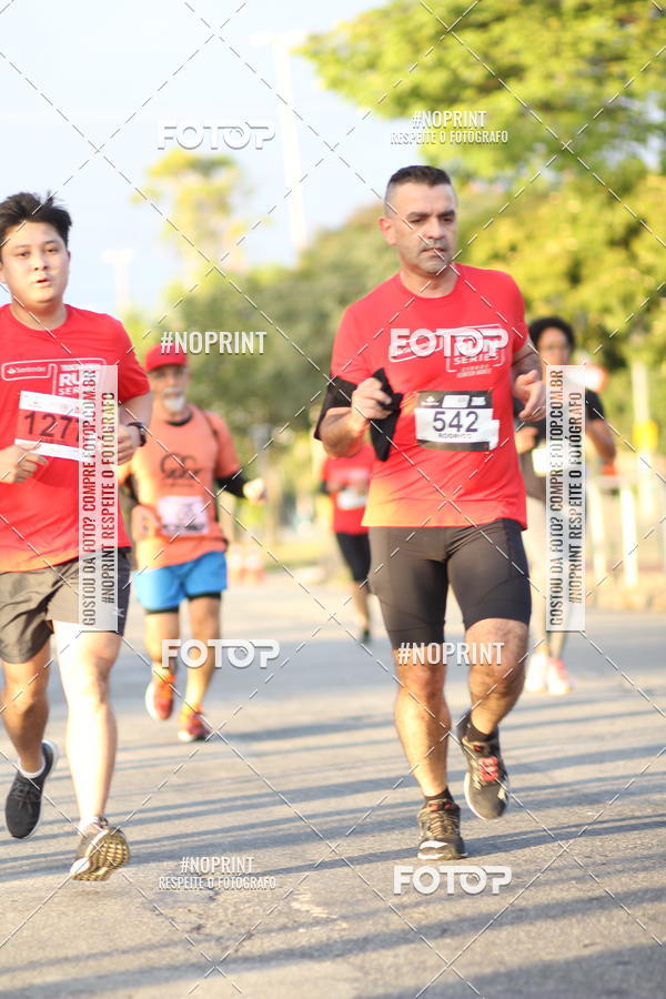 Buy your photos of the eventSantander Track&Field Run Series - Cidade Center Norte on Fotop