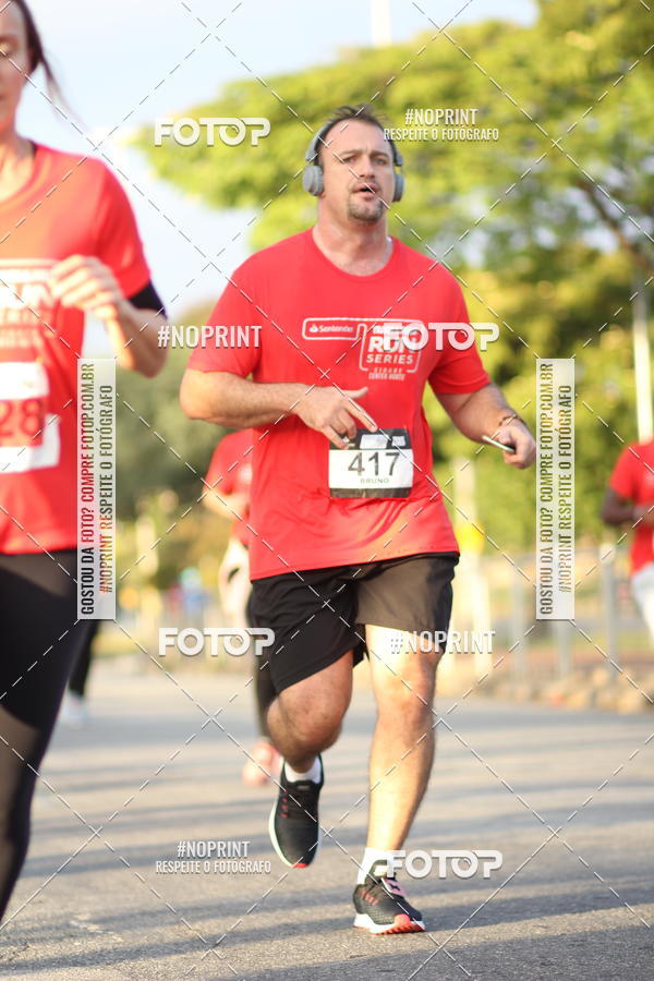 Achetez vos photos de l'vnementSantander Track&Field Run Series - Cidade Center Norte sur Fotop