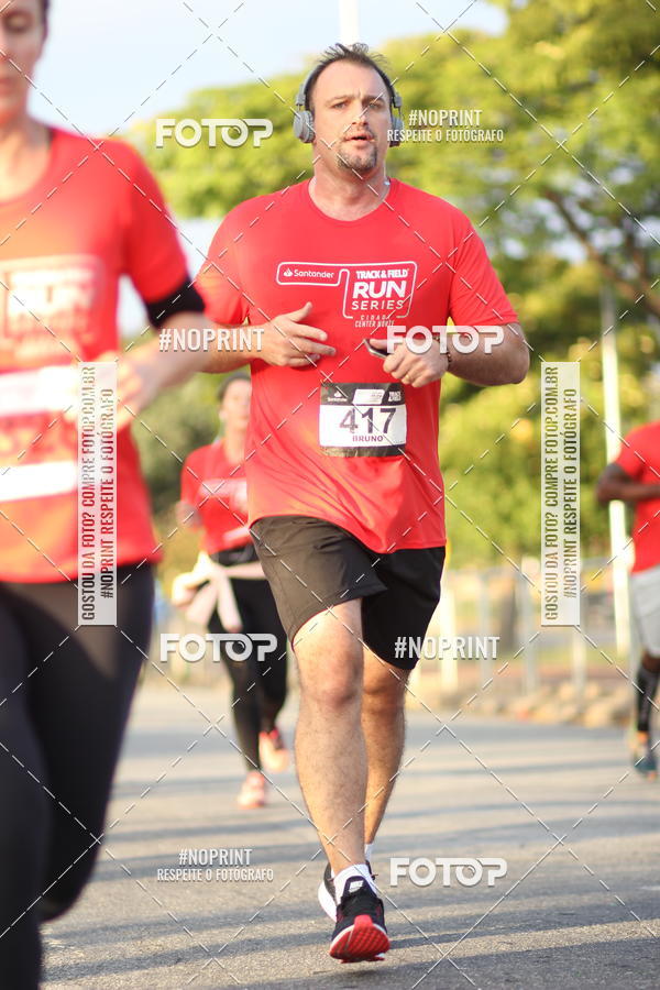 Achetez vos photos de l'vnementSantander Track&Field Run Series - Cidade Center Norte sur Fotop