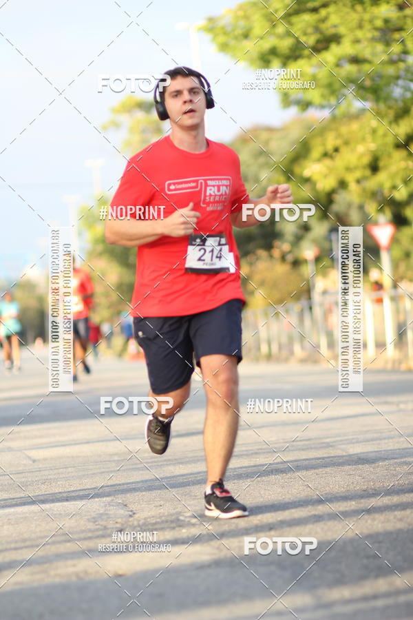 Achetez vos photos de l'vnementSantander Track&Field Run Series - Cidade Center Norte sur Fotop