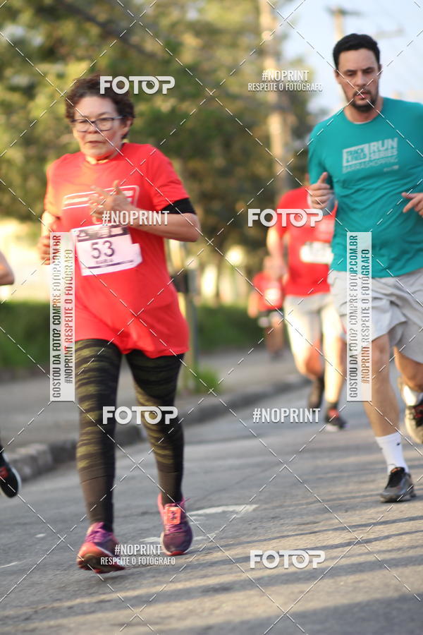 Achetez vos photos de l'vnementSantander Track&Field Run Series - Cidade Center Norte sur Fotop