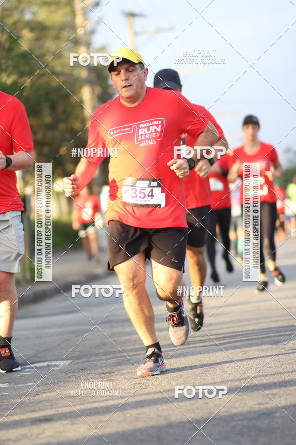 Achetez vos photos de l'vnementSantander Track&Field Run Series - Cidade Center Norte sur Fotop