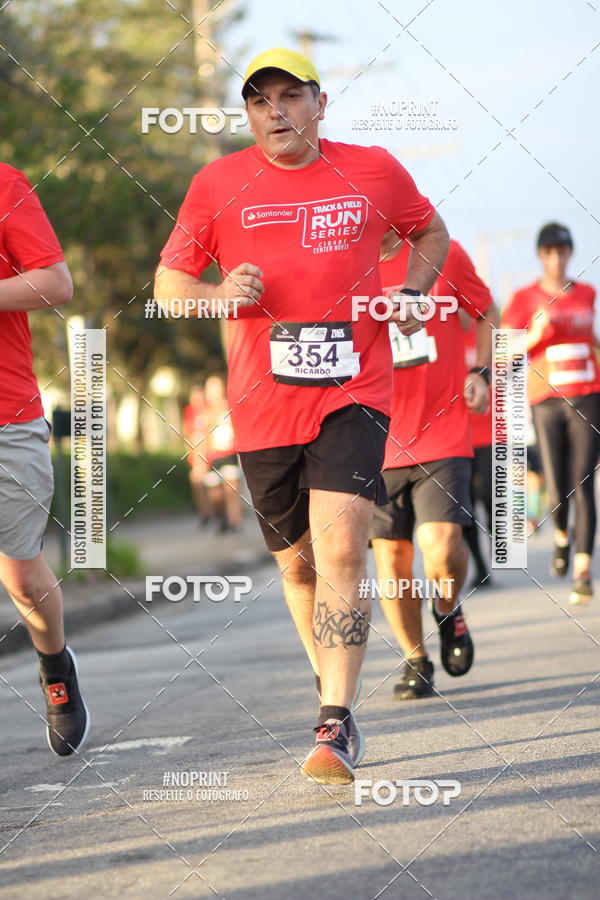 Achetez vos photos de l'vnementSantander Track&Field Run Series - Cidade Center Norte sur Fotop