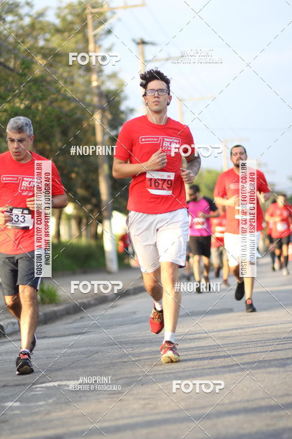 Compra tus fotos del eventoSantander Track&Field Run Series - Cidade Center Norte En Fotop