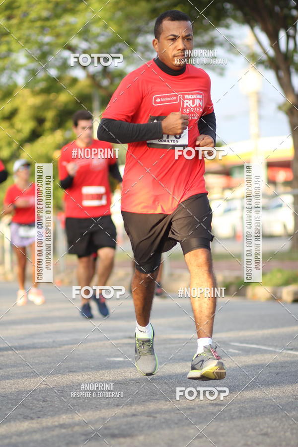 Compra tus fotos del eventoSantander Track&Field Run Series - Cidade Center Norte En Fotop
