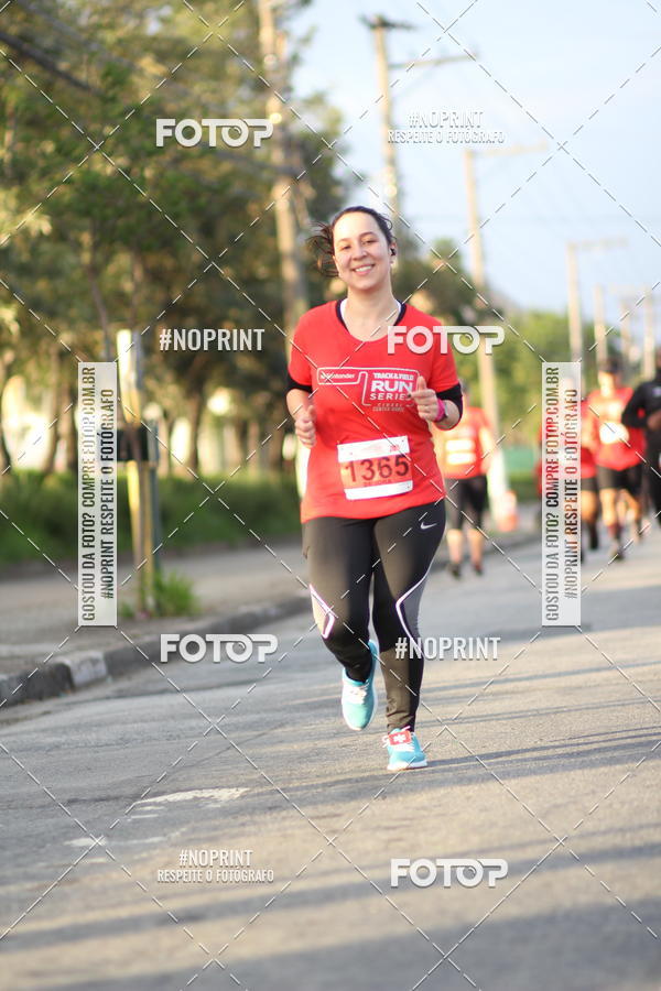 Compra tus fotos del eventoSantander Track&Field Run Series - Cidade Center Norte En Fotop