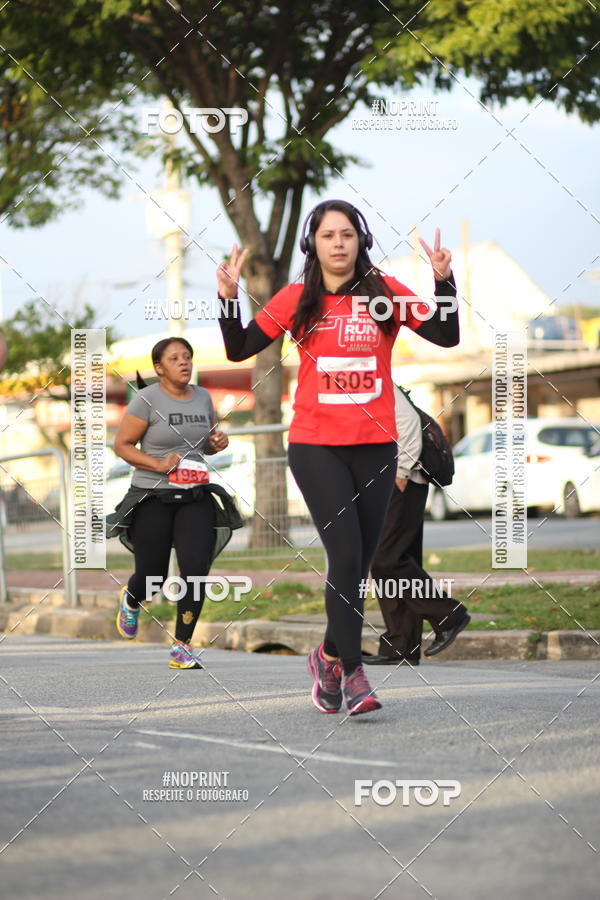 Compre as suas fotos do eventoSantander Track&Field Run Series - Cidade Center Norte no Fotop