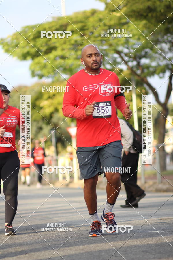 Compre as suas fotos do eventoSantander Track&Field Run Series - Cidade Center Norte no Fotop