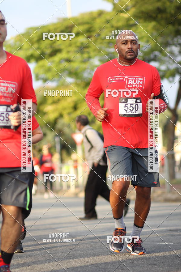 Compre as suas fotos do eventoSantander Track&Field Run Series - Cidade Center Norte no Fotop