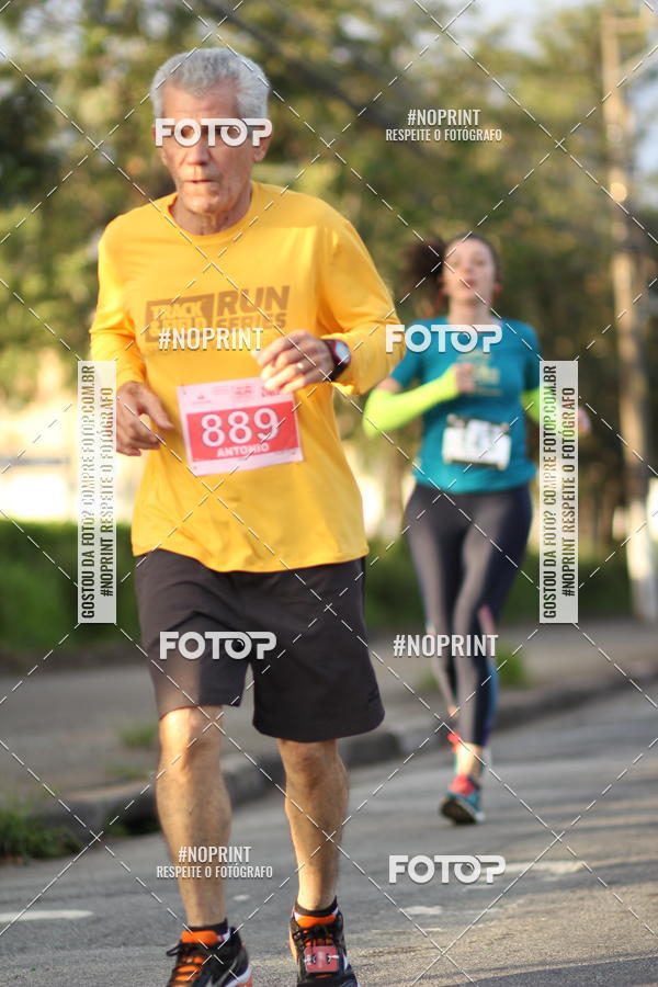 Compre as suas fotos do eventoSantander Track&Field Run Series - Cidade Center Norte no Fotop