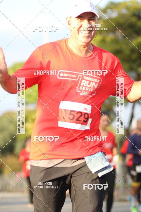 Compre as suas fotos do eventoSantander Track&Field Run Series - Cidade Center Norte no Fotop