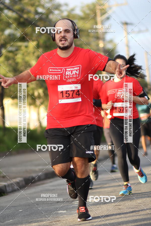 Compre as suas fotos do eventoSantander Track&Field Run Series - Cidade Center Norte no Fotop