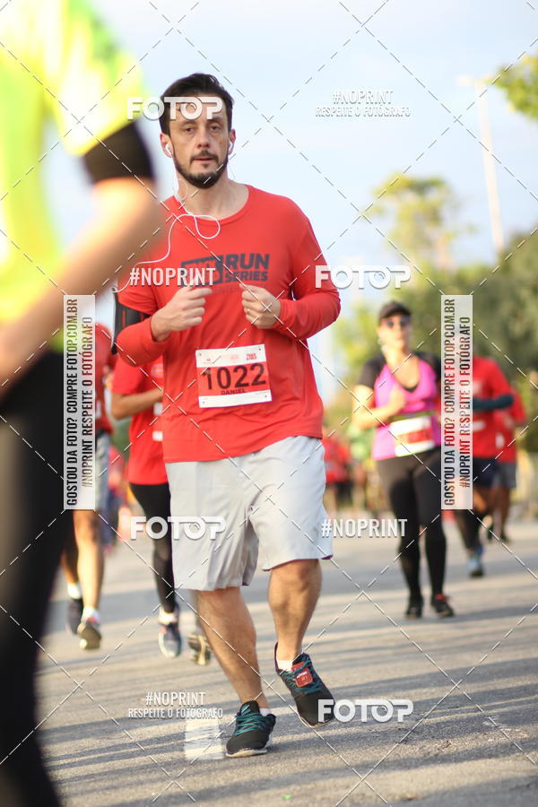 Compre as suas fotos do eventoSantander Track&Field Run Series - Cidade Center Norte no Fotop