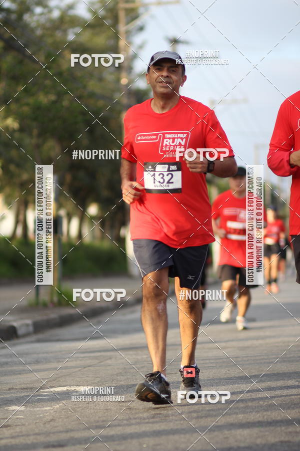 Buy your photos of the eventSantander Track&Field Run Series - Cidade Center Norte on Fotop