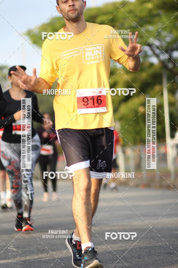 Buy your photos of the eventSantander Track&Field Run Series - Cidade Center Norte on Fotop