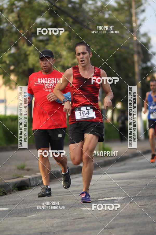 Compra tus fotos del eventoSantander Track&Field Run Series - Cidade Center Norte En Fotop