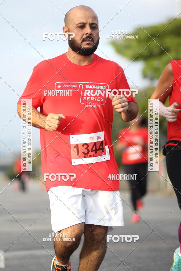 Compra tus fotos del eventoSantander Track&Field Run Series - Cidade Center Norte En Fotop
