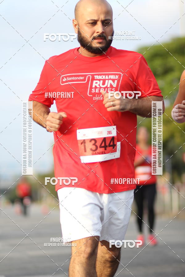 Compra tus fotos del eventoSantander Track&Field Run Series - Cidade Center Norte En Fotop