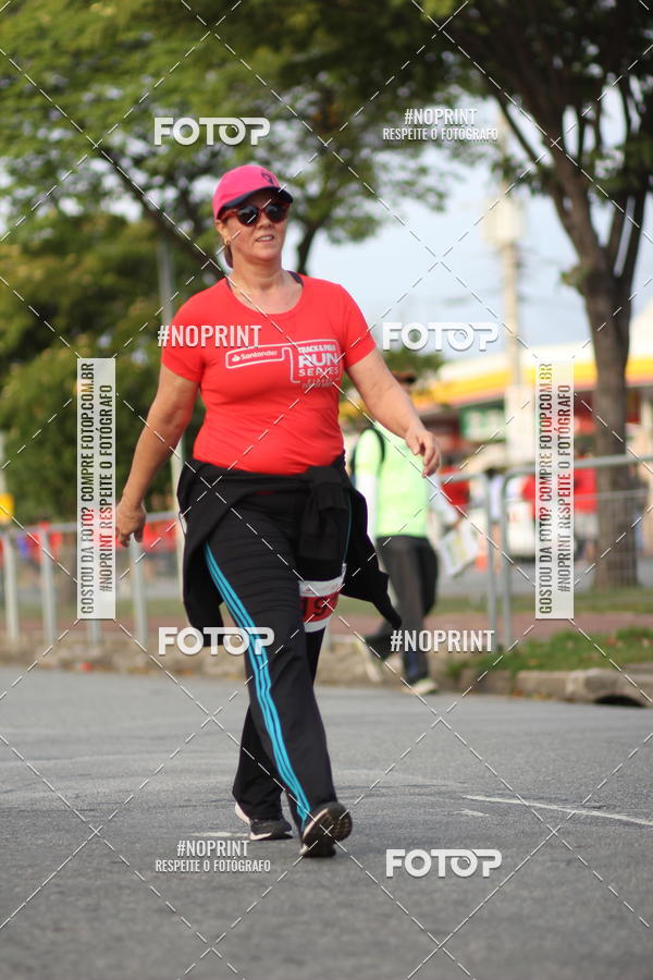 Achetez vos photos de l'vnementSantander Track&Field Run Series - Cidade Center Norte sur Fotop