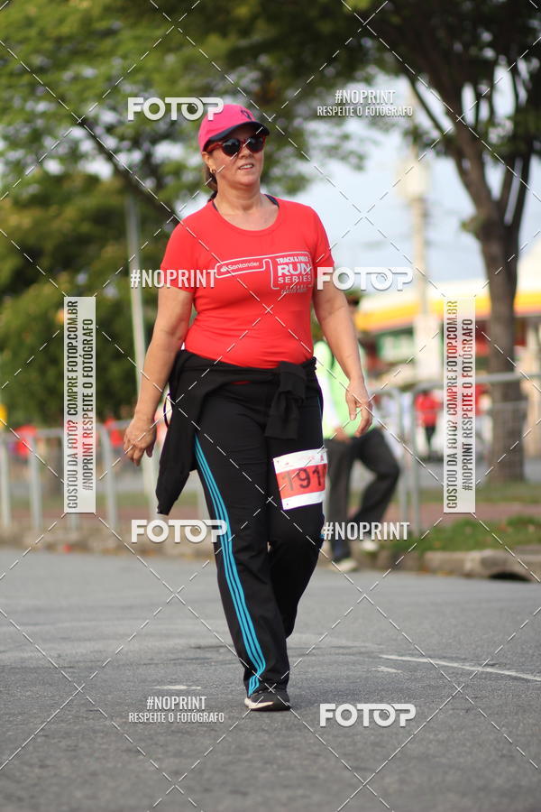 Achetez vos photos de l'vnementSantander Track&Field Run Series - Cidade Center Norte sur Fotop