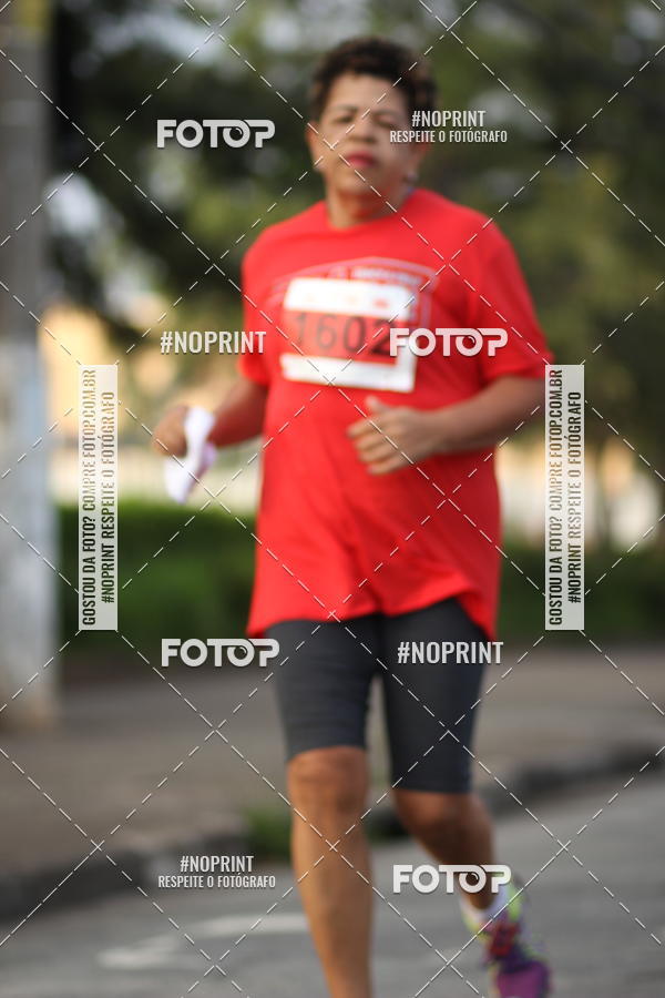 Achetez vos photos de l'vnementSantander Track&Field Run Series - Cidade Center Norte sur Fotop