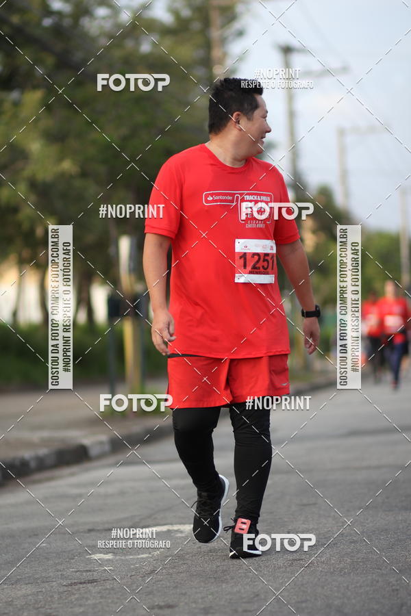 Achetez vos photos de l'vnementSantander Track&Field Run Series - Cidade Center Norte sur Fotop