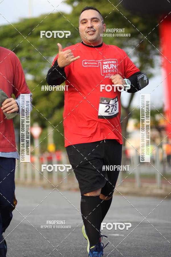 Achetez vos photos de l'vnementSantander Track&Field Run Series - Cidade Center Norte sur Fotop