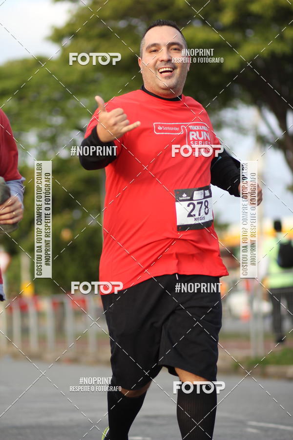 Achetez vos photos de l'vnementSantander Track&Field Run Series - Cidade Center Norte sur Fotop