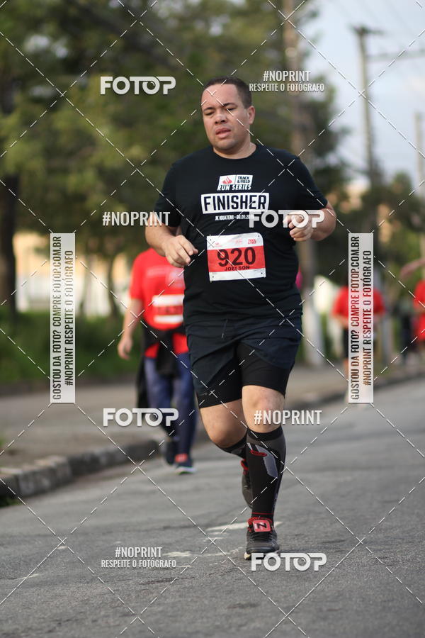 Achetez vos photos de l'vnementSantander Track&Field Run Series - Cidade Center Norte sur Fotop